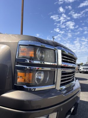 2015 Chevrolet Silverado 1500 High Country - Image 3